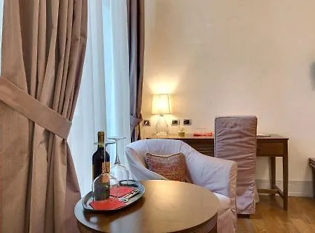 Πανσιόν Il Salotto Di 3*